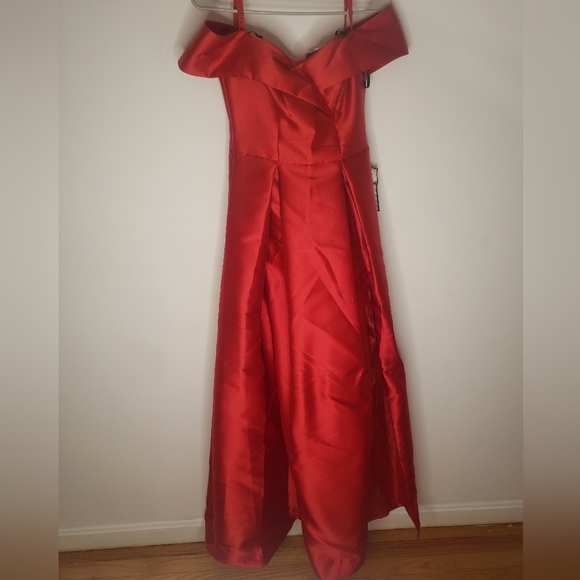 Dress - Picture 4 of 6